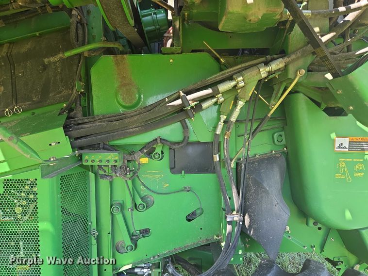 image for item EV1582 2008 John Deere 9570 STS RWA combine