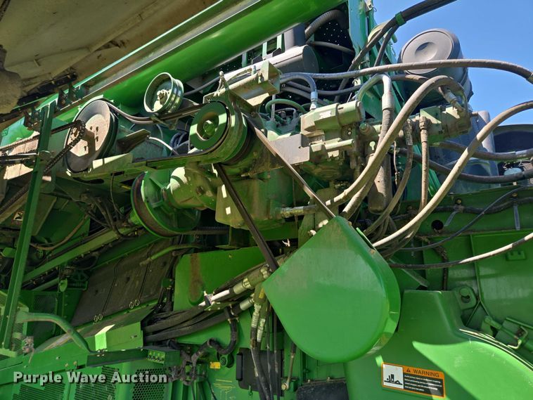 image for item EV1582 2008 John Deere 9570 STS RWA combine
