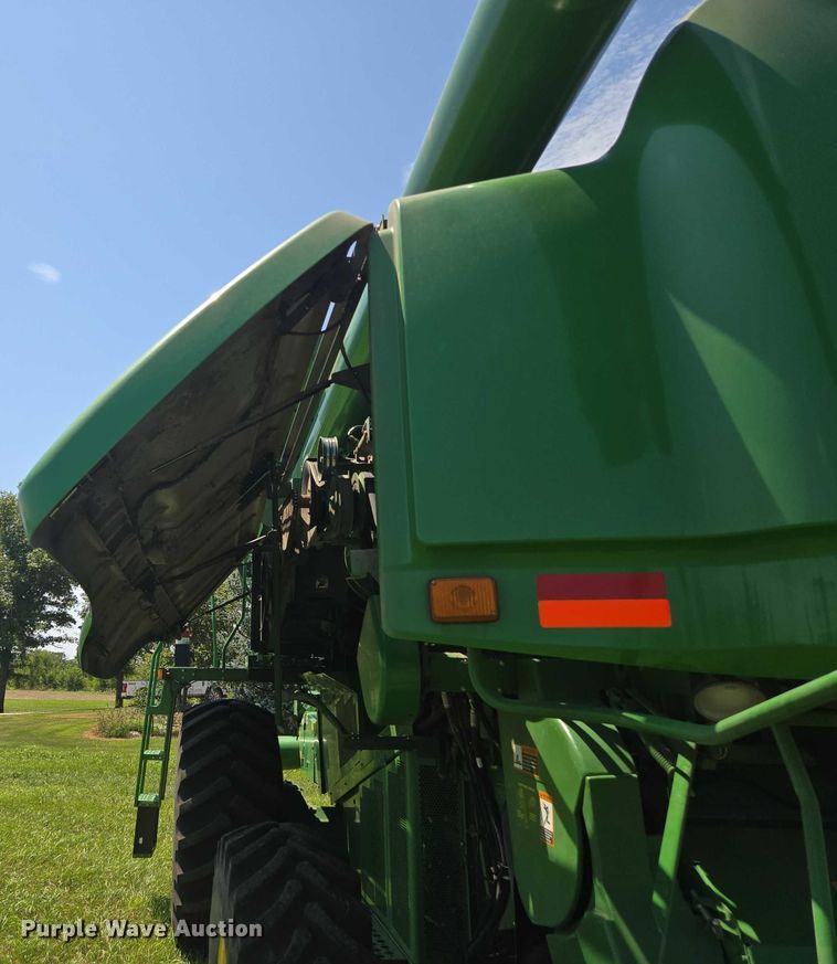 image for item EV1582 2008 John Deere 9570 STS RWA combine