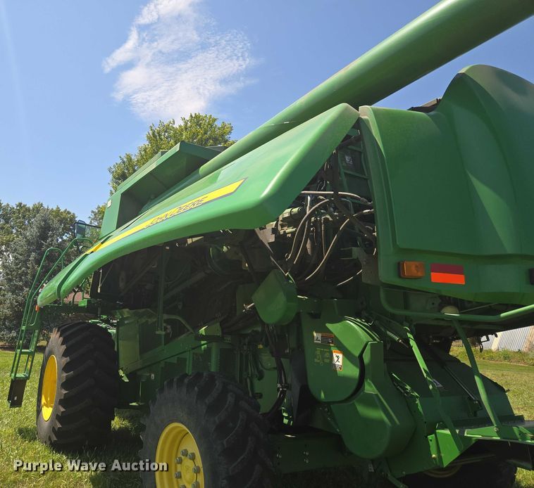 image for item EV1582 2008 John Deere 9570 STS RWA combine