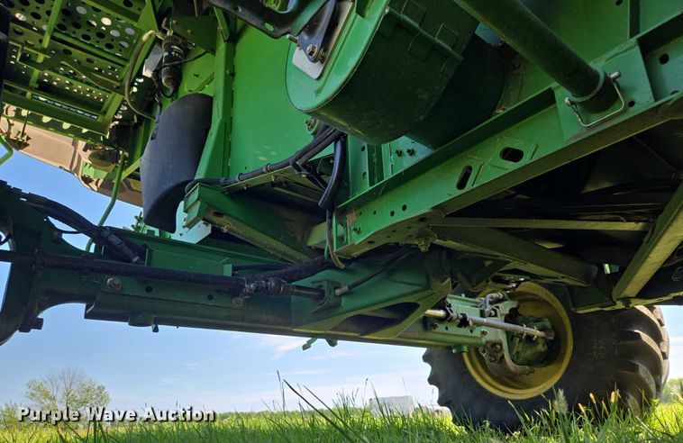 image for item EV1582 2008 John Deere 9570 STS RWA combine