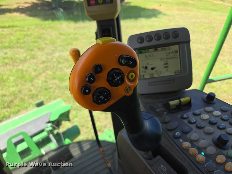 image for item EV1582 2008 John Deere 9570 STS RWA combine