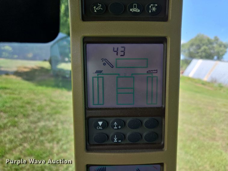 image for item EV1582 2008 John Deere 9570 STS RWA combine