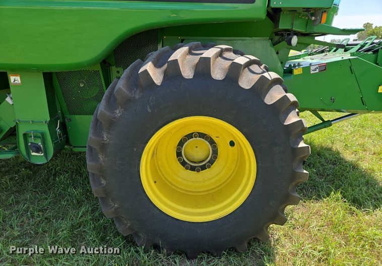 image for item EV1582 2008 John Deere 9570 STS RWA combine