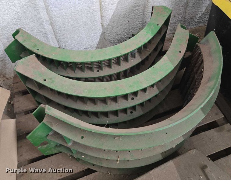 image for item EV1582 2008 John Deere 9570 STS RWA combine