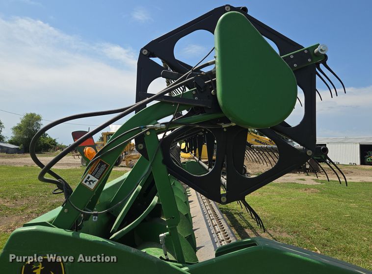 image for item EV1583 John Deere 625F flex head