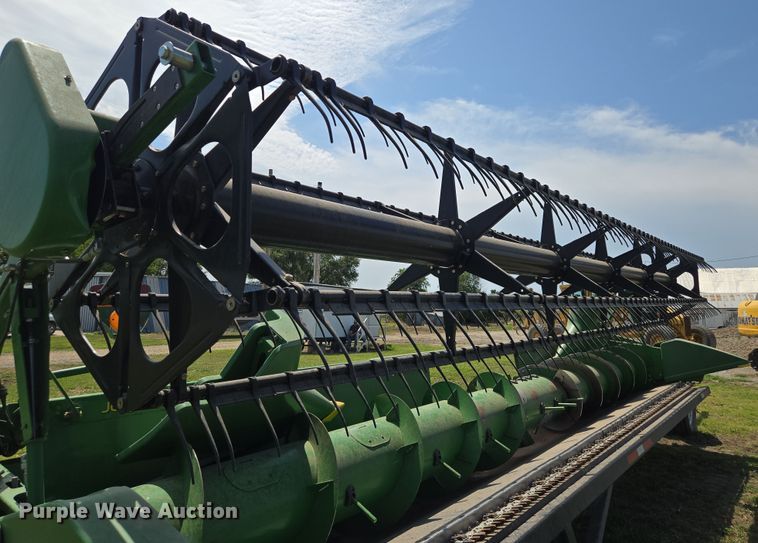 image for item EV1583 John Deere 625F flex head