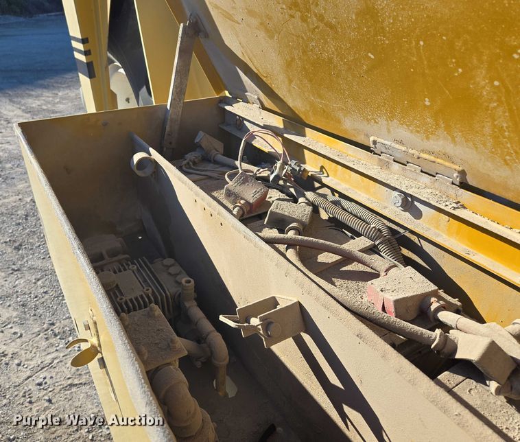 image for item EV1622 1997 TerraGator 1903 spreader