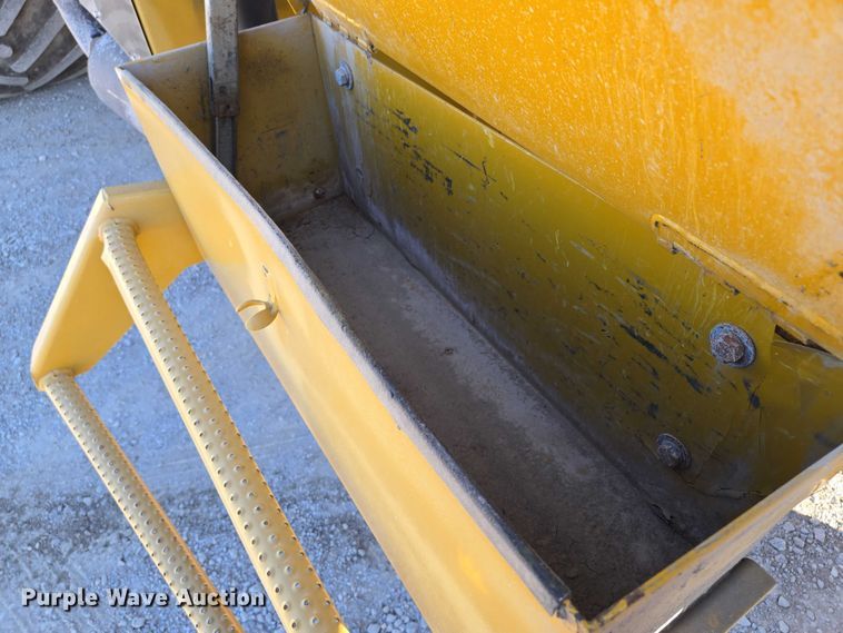 image for item EV1622 1997 TerraGator 1903 spreader