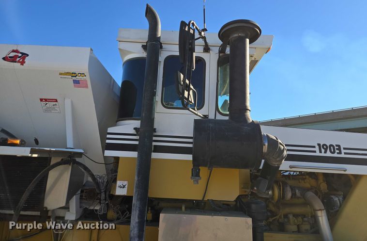 image for item EV1622 1997 TerraGator 1903 spreader