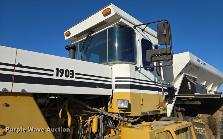 image for item EV1622 1997 TerraGator 1903 spreader