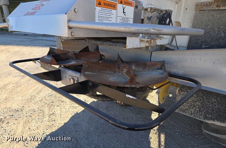 image for item EV1622 1997 TerraGator 1903 spreader