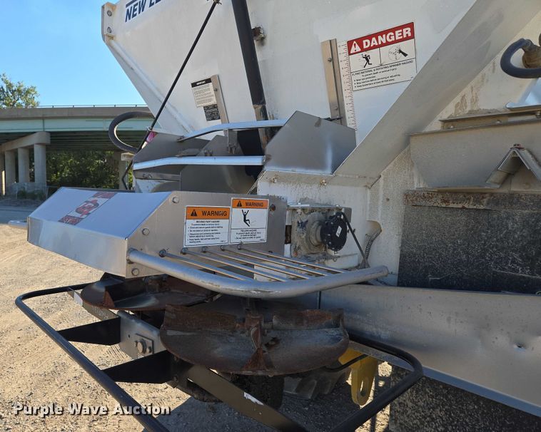 image for item EV1622 1997 TerraGator 1903 spreader