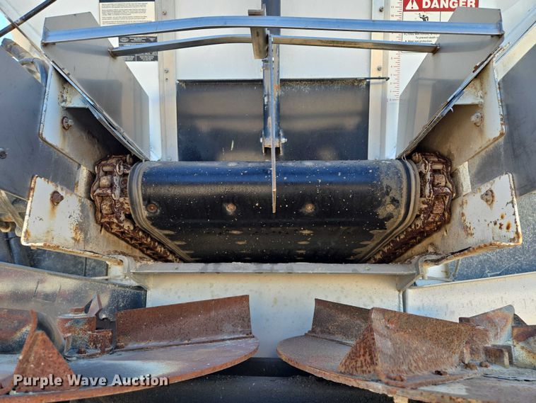 image for item EV1622 1997 TerraGator 1903 spreader