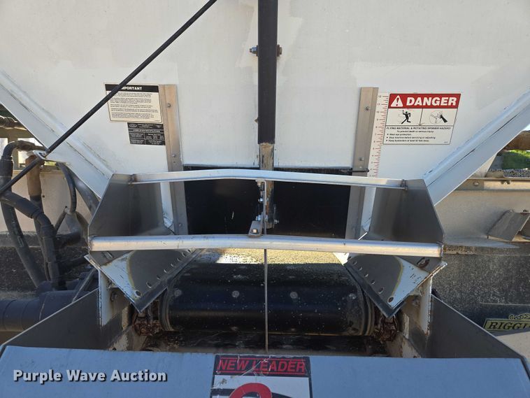 image for item EV1622 1997 TerraGator 1903 spreader