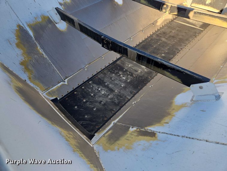 image for item EV1622 1997 TerraGator 1903 spreader