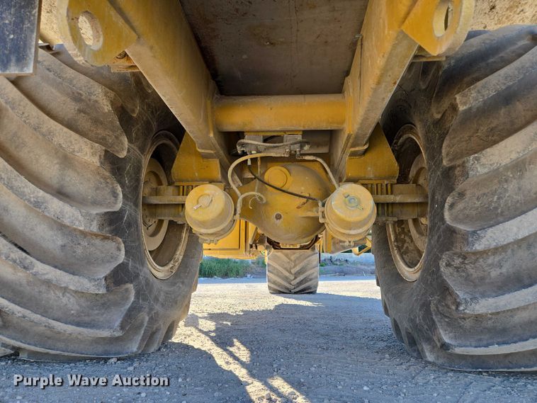 image for item EV1622 1997 TerraGator 1903 spreader