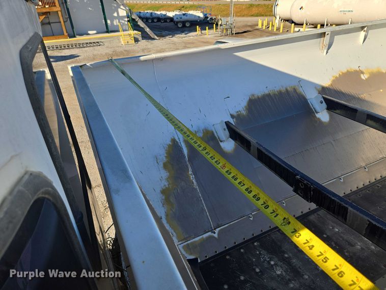 image for item EV1622 1997 TerraGator 1903 spreader