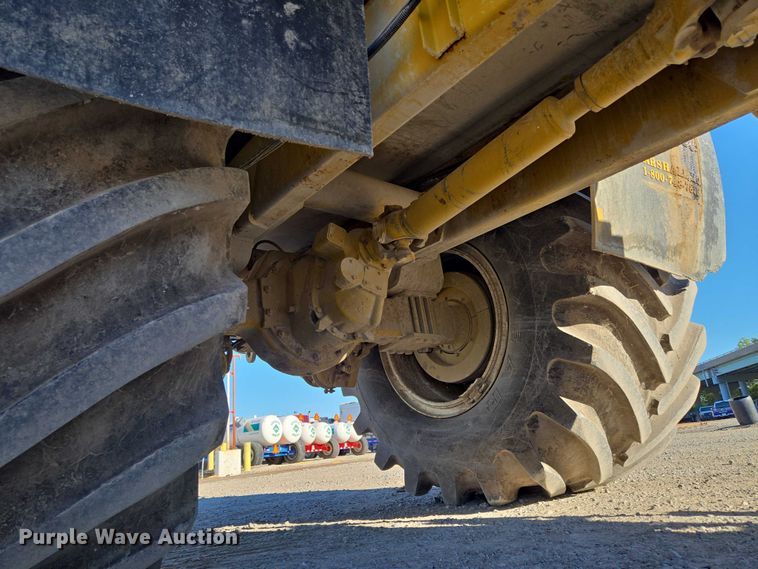 image for item EV1622 1997 TerraGator 1903 spreader