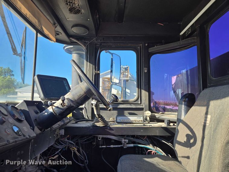 image for item EV1622 1997 TerraGator 1903 spreader