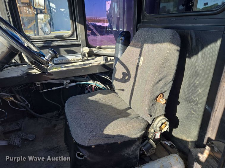 image for item EV1622 1997 TerraGator 1903 spreader