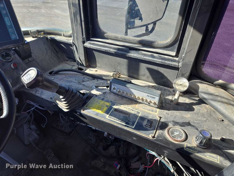 image for item EV1622 1997 TerraGator 1903 spreader