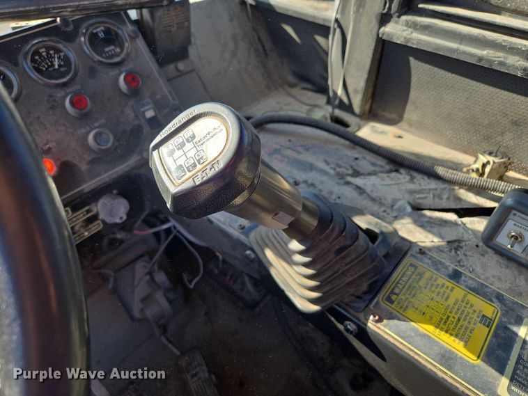 image for item EV1622 1997 TerraGator 1903 spreader