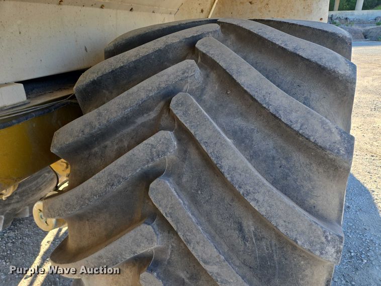 image for item EV1622 1997 TerraGator 1903 spreader