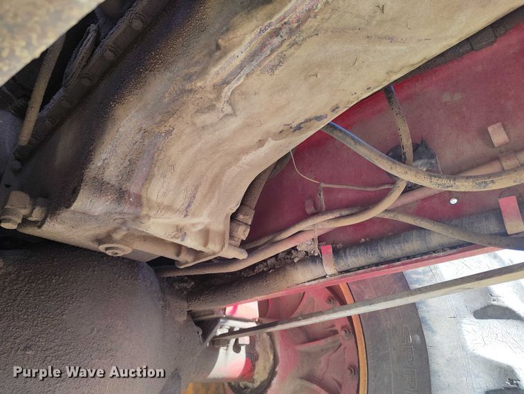 image for item IP9656 1984 Versatile 945 4WD tractor