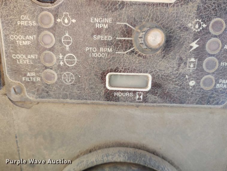 image for item IP9656 1984 Versatile 945 4WD tractor