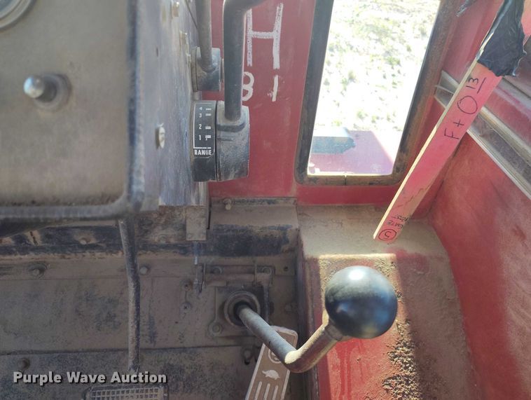 image for item IP9656 1984 Versatile 945 4WD tractor