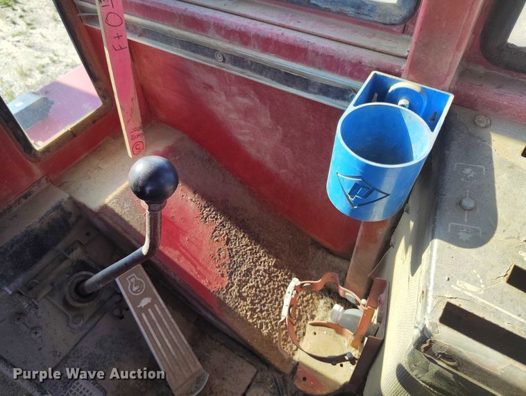 image for item IP9656 1984 Versatile 945 4WD tractor