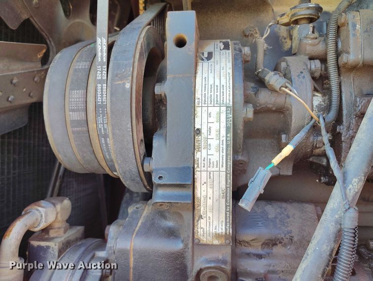 image for item IP9656 1984 Versatile 945 4WD tractor