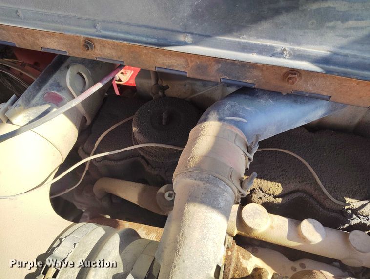 image for item IP9656 1984 Versatile 945 4WD tractor