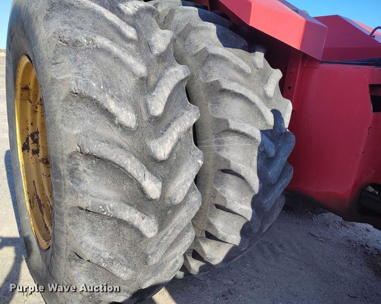 image for item IP9656 1984 Versatile 945 4WD tractor