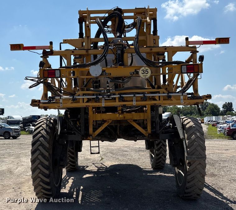 image for item YA0773 2014 Rogator RG110 sprayer