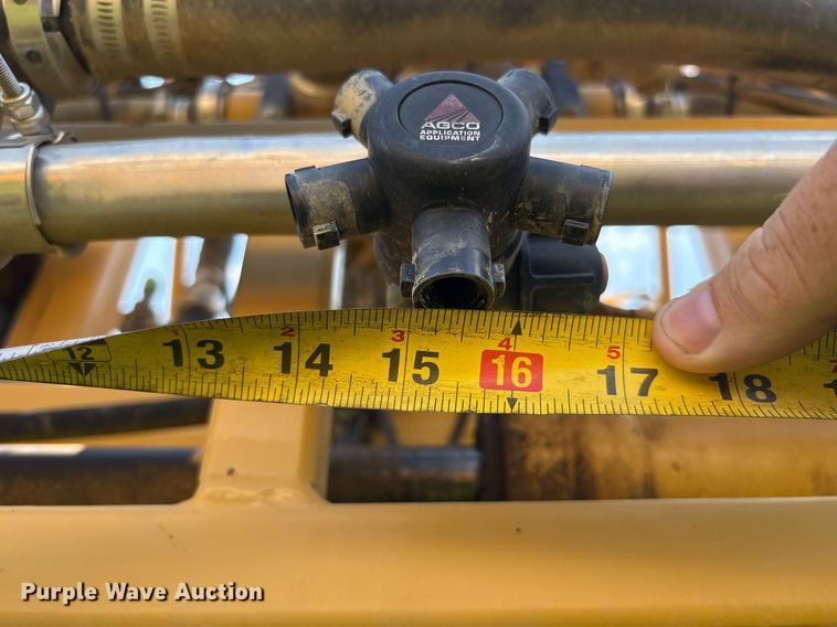 image for item YA0773 2014 Rogator RG110 sprayer