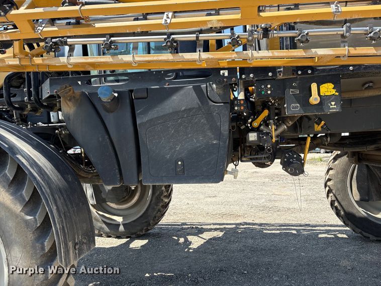image for item YA0773 2014 Rogator RG110 sprayer