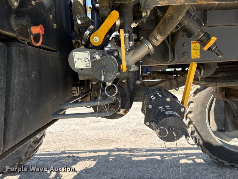 image for item YA0773 2014 Rogator RG110 sprayer