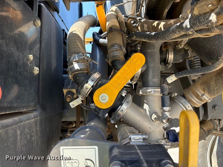 image for item YA0773 2014 Rogator RG110 sprayer
