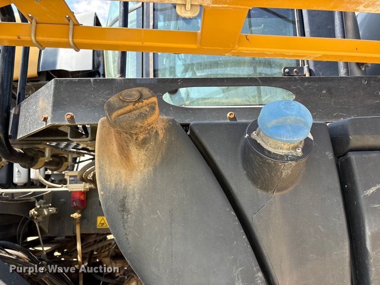 image for item YA0773 2014 Rogator RG110 sprayer