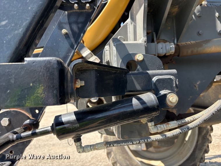 image for item YA0773 2014 Rogator RG110 sprayer