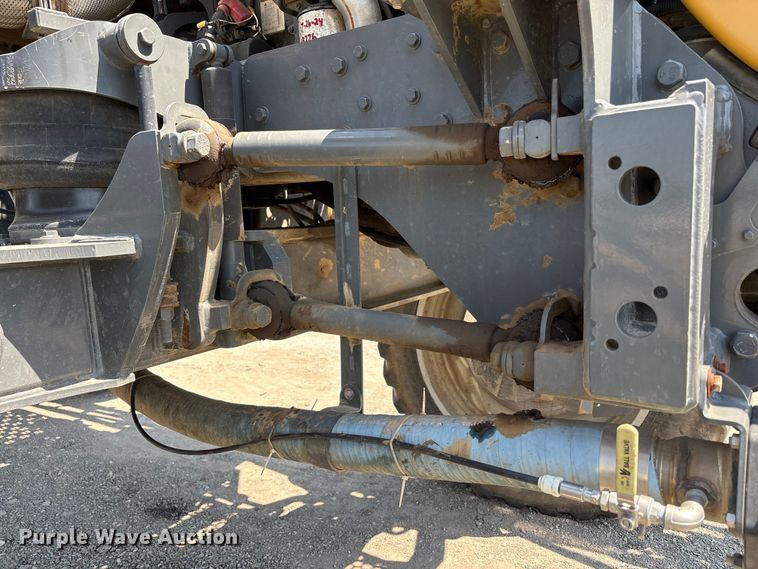 image for item YA0773 2014 Rogator RG110 sprayer