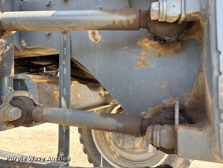 image for item YA0773 2014 Rogator RG110 sprayer