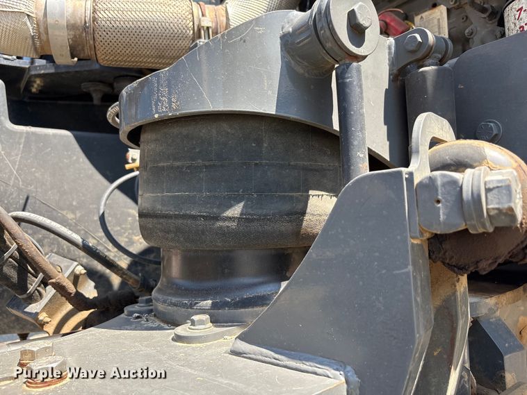 image for item YA0773 2014 Rogator RG110 sprayer