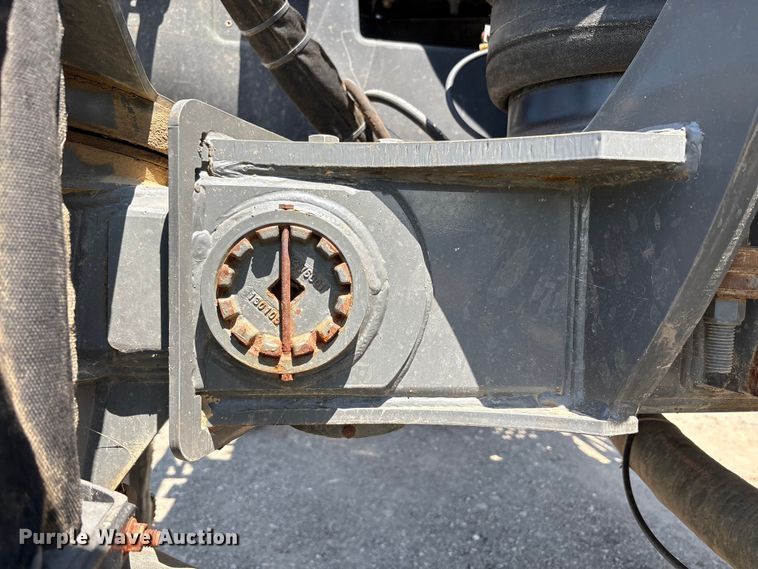 image for item YA0773 2014 Rogator RG110 sprayer