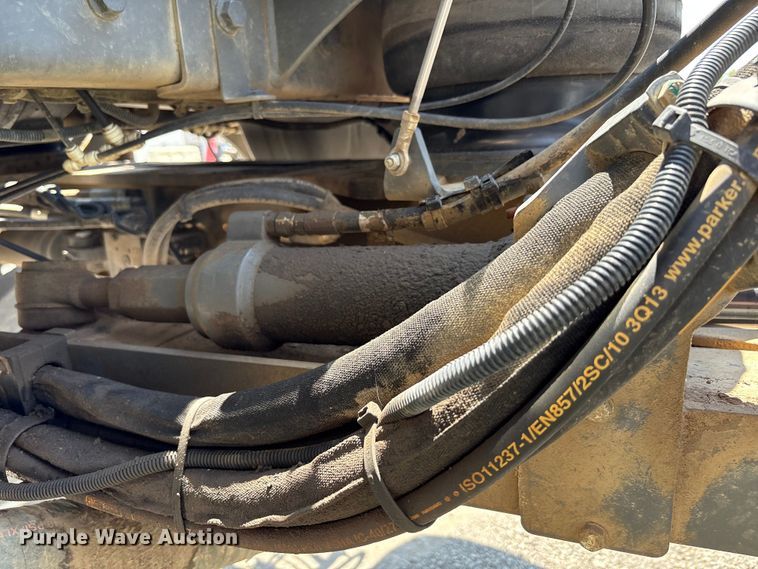 image for item YA0773 2014 Rogator RG110 sprayer