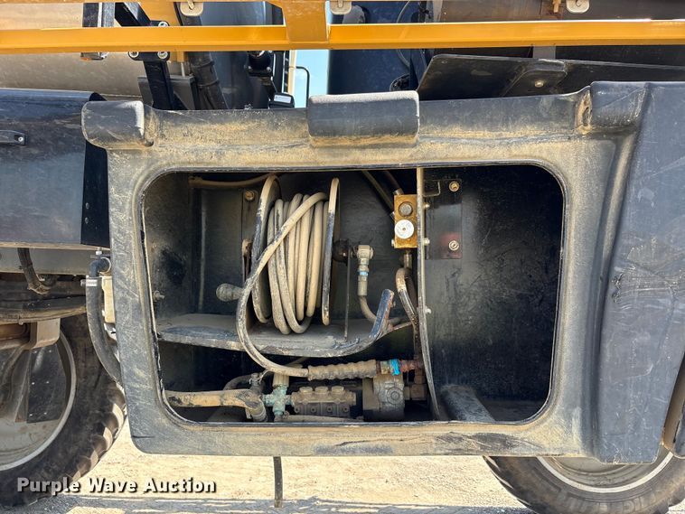 image for item YA0773 2014 Rogator RG110 sprayer