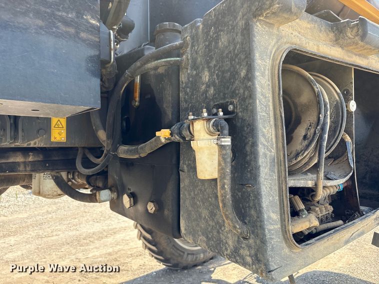 image for item YA0773 2014 Rogator RG110 sprayer