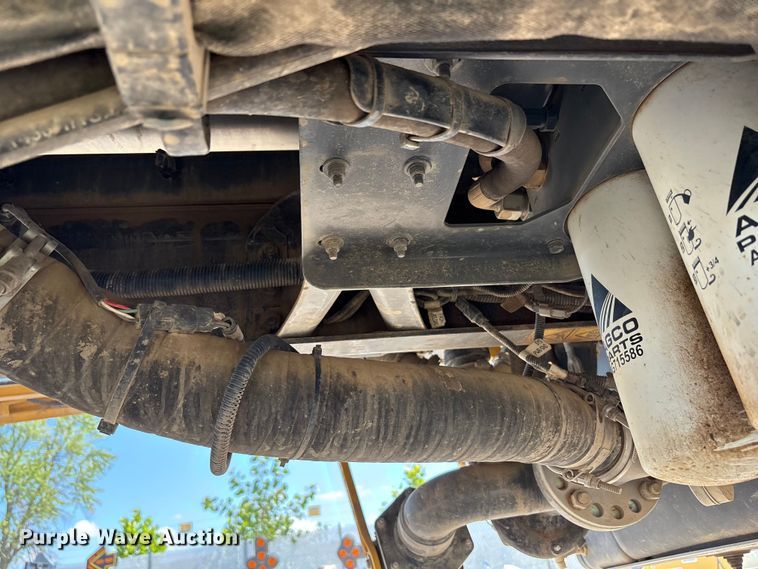 image for item YA0773 2014 Rogator RG110 sprayer